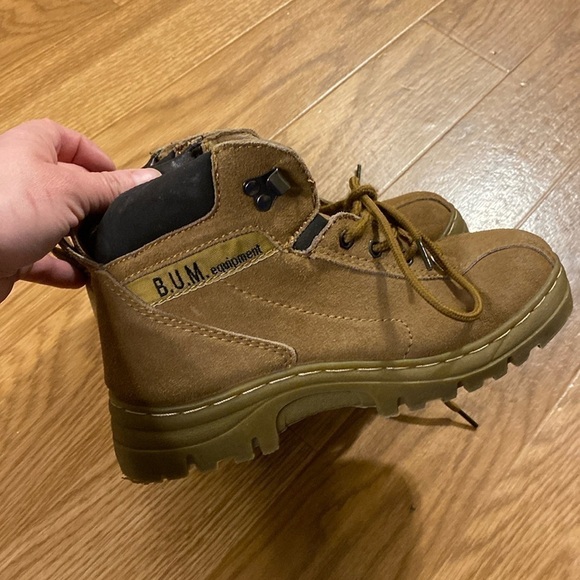 B.U.M. Equipment Women's Classic Beige Ankle Winter Boots (Size  5) Vintage 90's - Picture 2 of 12